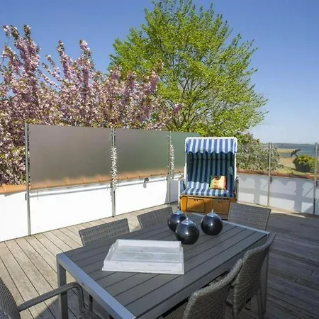 Ruegenbrise-mit-seeblick-fewo-og * Zudar