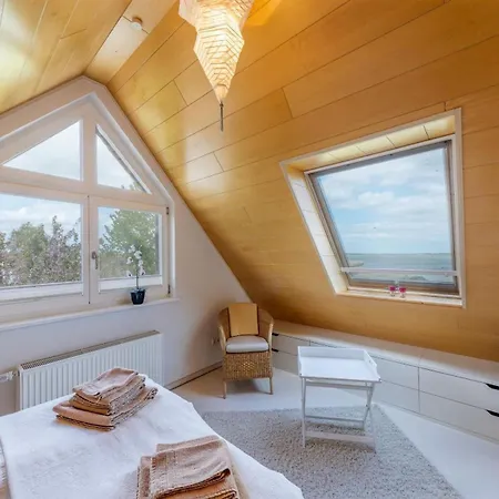 Ruegenbrise-mit-seeblick-fewo-og *