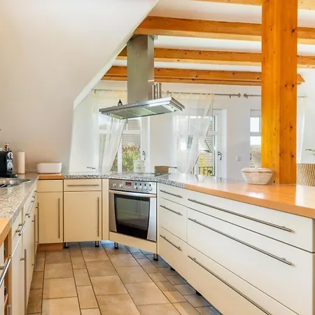 Ruegenbrise-mit-seeblick-fewo-og Zudar