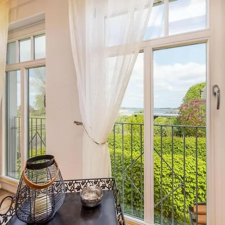 Ruegenbrise-mit-seeblick-fewo-og